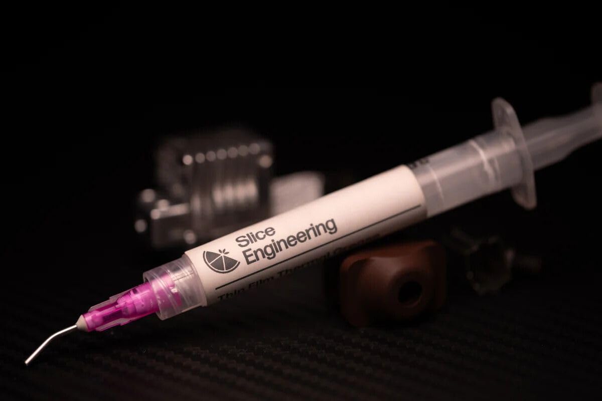 Thin Film Thermal Grease by Slice Engineering | Optimize Heat Transfer | Withstand High Temperatures | Non-Silicone | PTC Heaters | Mako™ Hotend | LEDs | Sensors | Semiconductor Devices (0.5 cc)