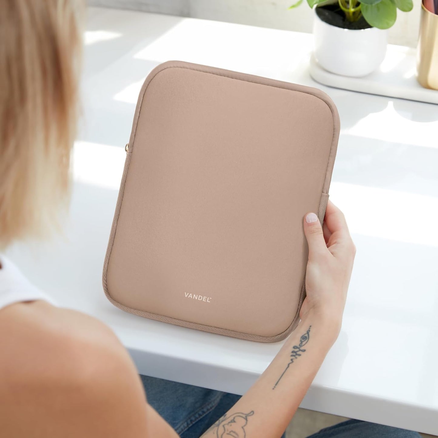 Vandel 9-11 Inch Tablet Sleeve, iPad Sleeve 11 inch Travel Pouch, Fits iPad Pro 11 Inch M4/ 10th Generation 10.9, 9/8th Gen 10.2/ Air 11" 5/4/3 10.9"/10.5", Pro 11 M2, Tab S8/S9